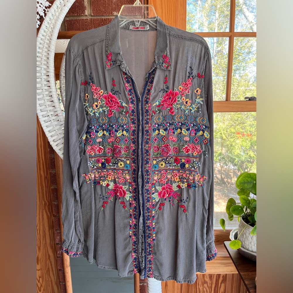 Embroidered Floral Women's Top Johnny Was - Picture 2 of 6